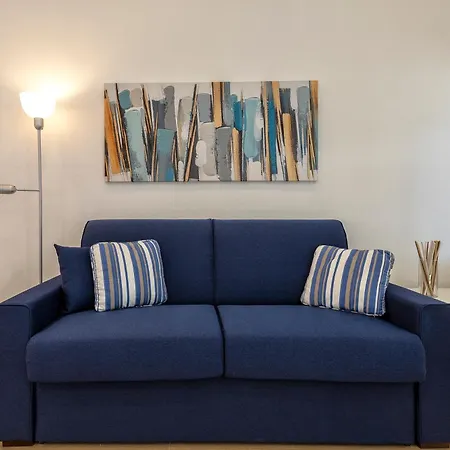 Nura's - La Marina & Apartment
