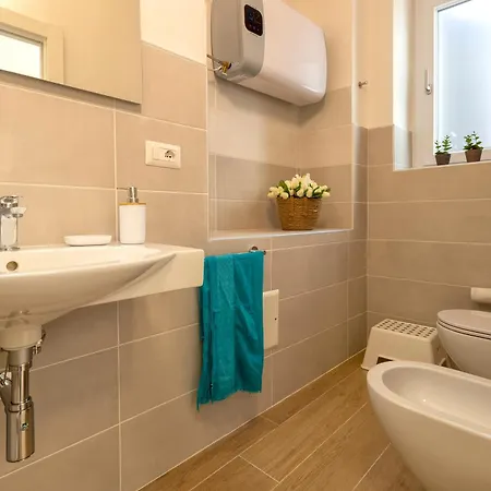 Nura's - La Marina &