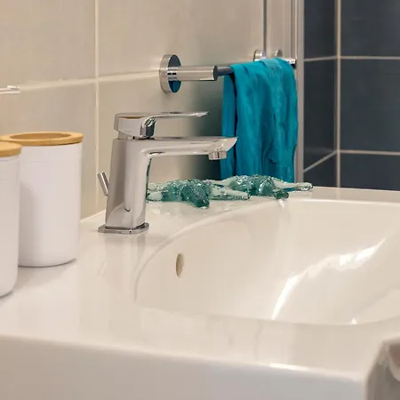 דירה Nura's - La Marina & *