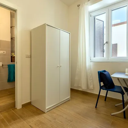 Nura's - La Marina & אלגהרו