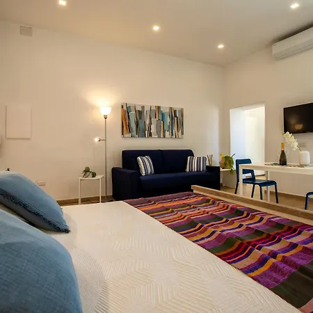 Nura's - La Marina & אלגהרו