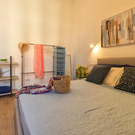 Nura's - La Marina & דירה *